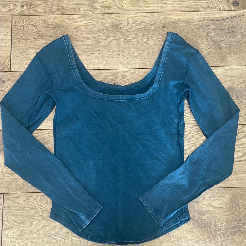 FREE PEOPLE 💙 Sea Blue Long Sleeve Top NWOT Size Small